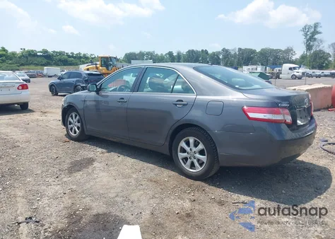 2011 Toyota Camry Le z USA, uszkodzony, nr VIN 4T1BF3EK8BU660667